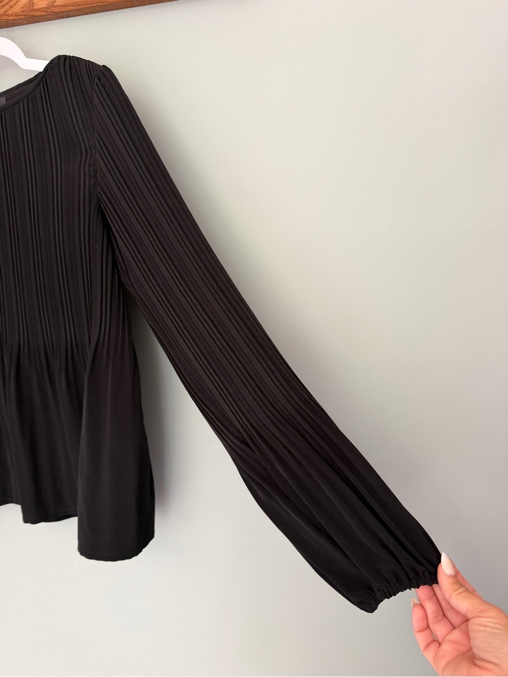 Maje "Lockin" Crepe Boat Neck Long Sleeve Black Pleated Blouse - Picture 8 of 17